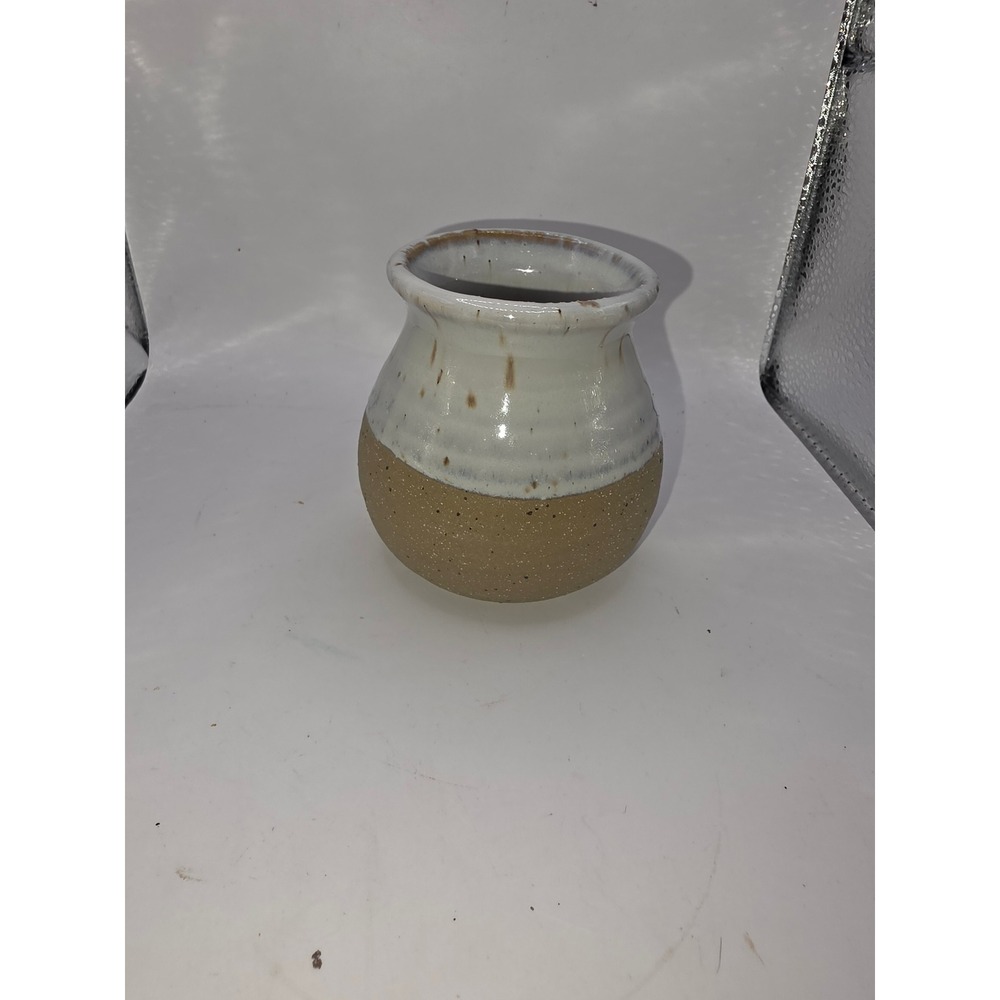 Handmade Studio Pottery Vase Speckled Tan‎ White Glaze Two Tone Stoneware 4 inch